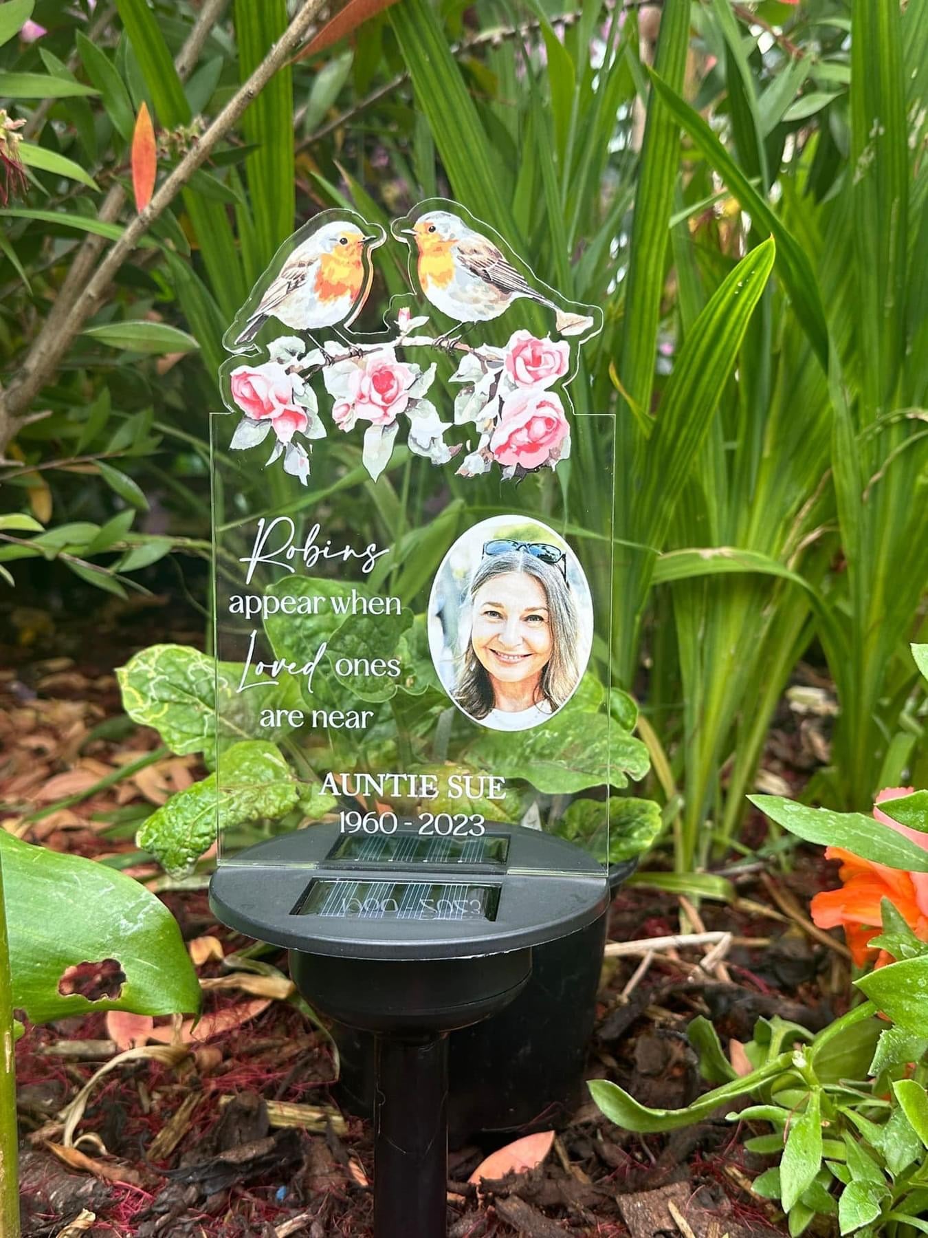 Memorial Robins Appear Garden Solar Led Light